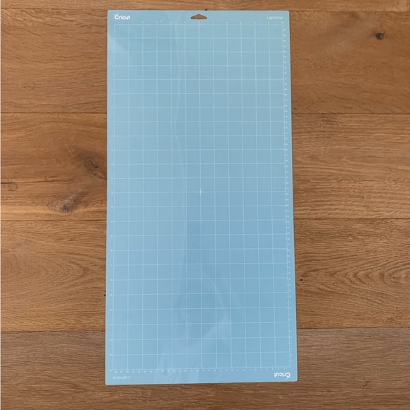 Cricut LightGrip Mat 12”x24” - Picture 1 of 1